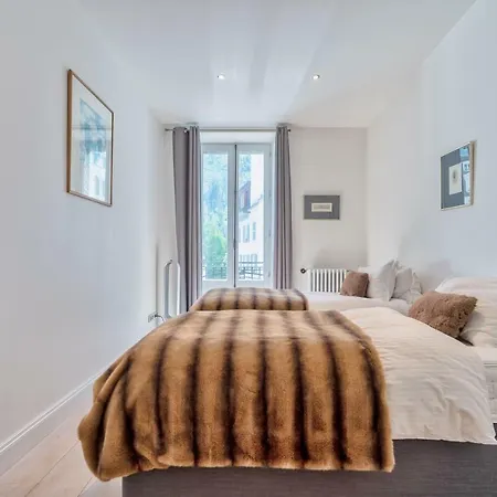 Leonard Apartment